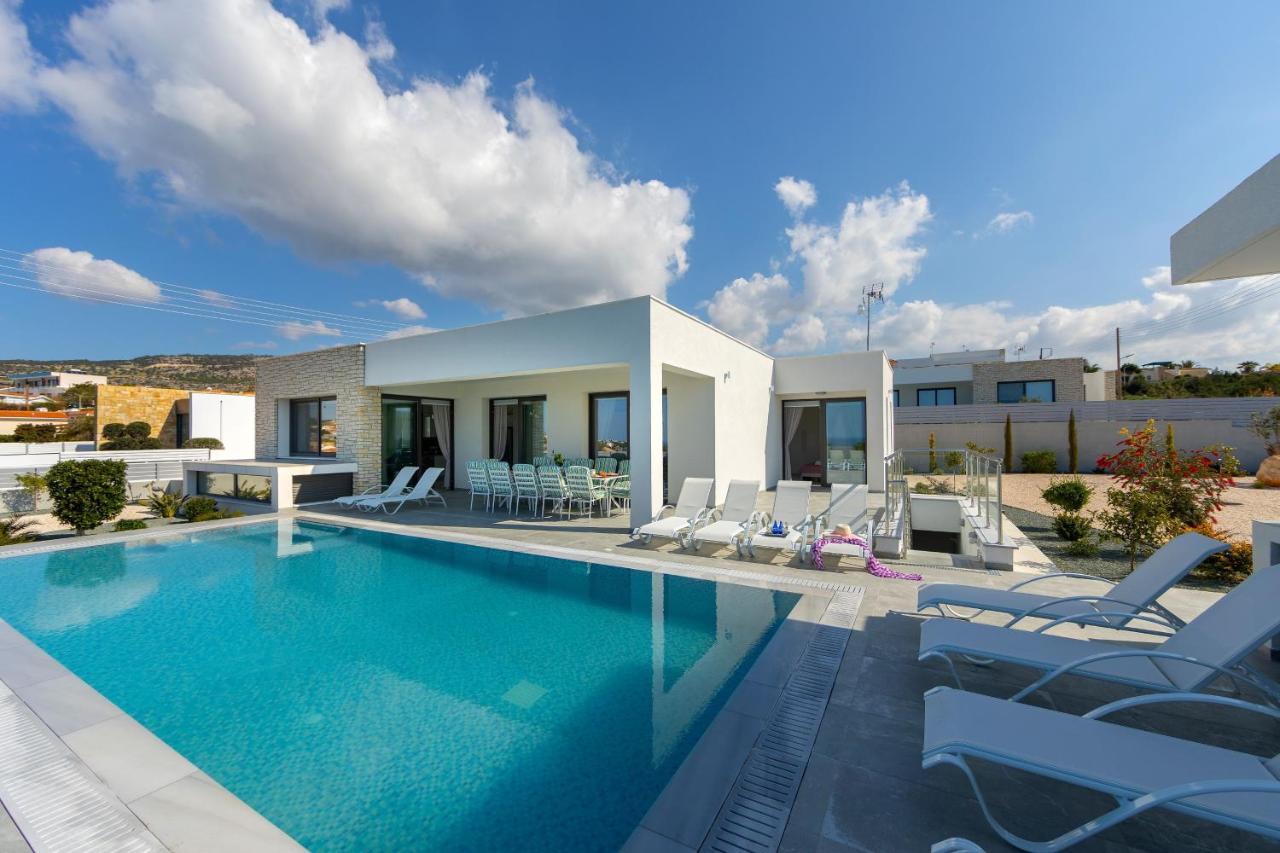Villa Pleiades Paphos ภายนอก รูปภาพ